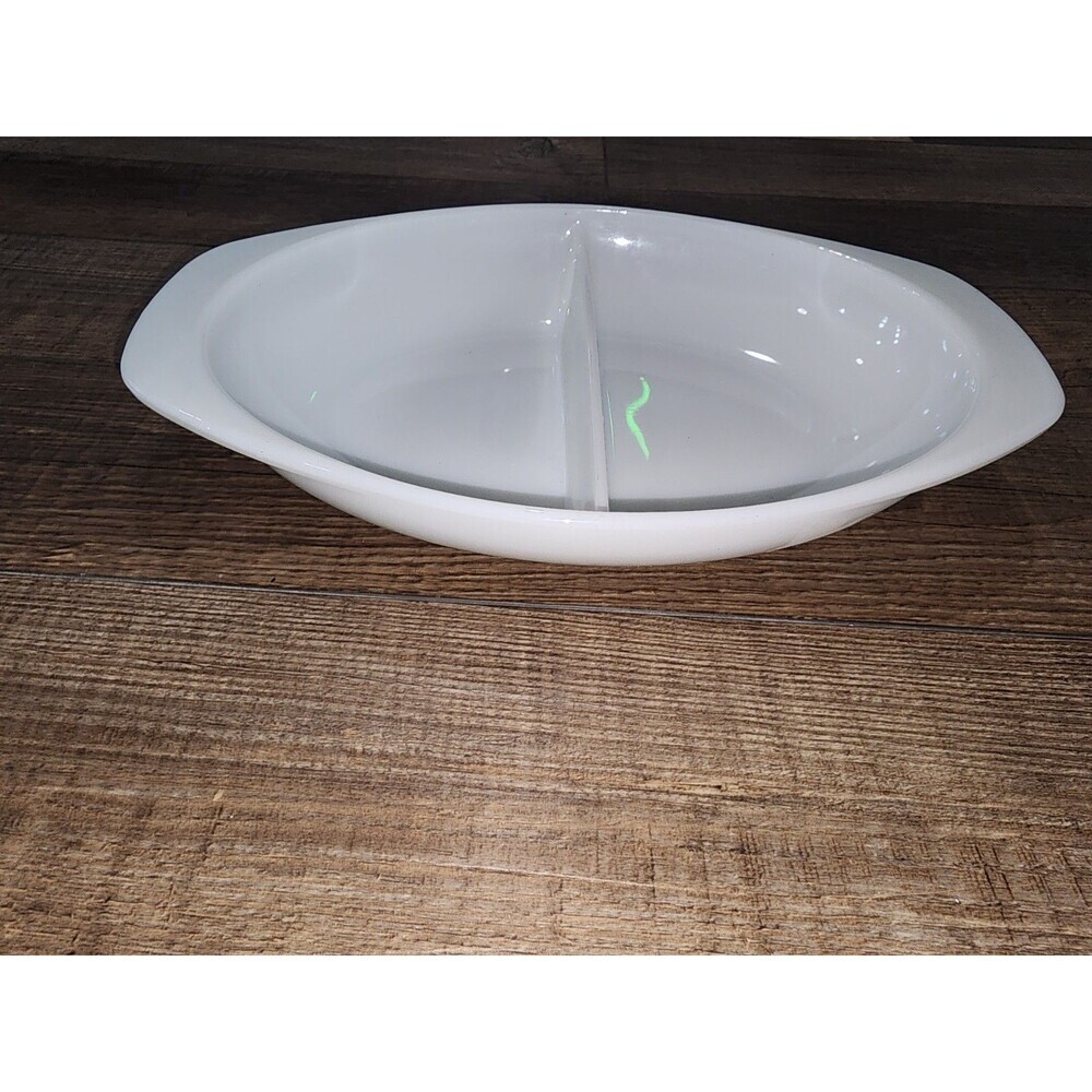 Vintage Pyrex 1 1/2 Quart Oval Divided White Milk Glass Baking Serving Dish 1063